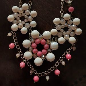 Lovely coral and cream color knecklace!